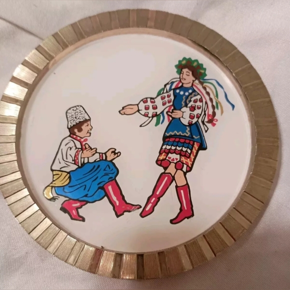 Vintage Ukrainian porcelain and brass polka dancing couple coaster - Picture 5 of 5